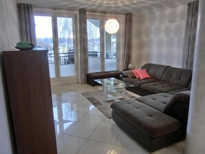 Fernseher, Stereoanlage