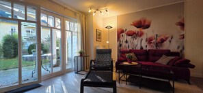 Fernseher, DVD-Player, Stereoanlage