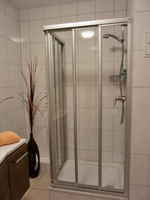 Shower - Strandnahe 3-zimmer-ferienwohnung für 4 Pers (Graal-Müritz)