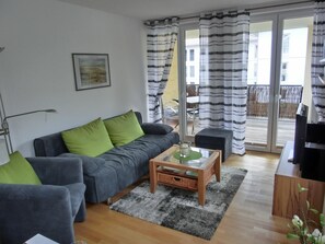 TV, stereo - Strandnahe 3-zimmer-ferienwohnung für 4 Pers (Graal-Müritz)