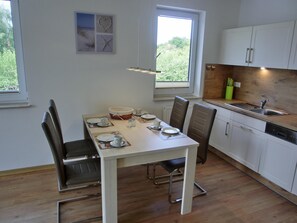 Dining - 2-zi.-fewo für 4 Pers. mit 2 Fahrrädern (Graal-Müritz)