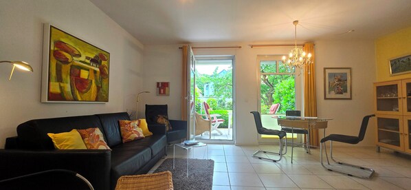 Fernseher, Stereoanlage