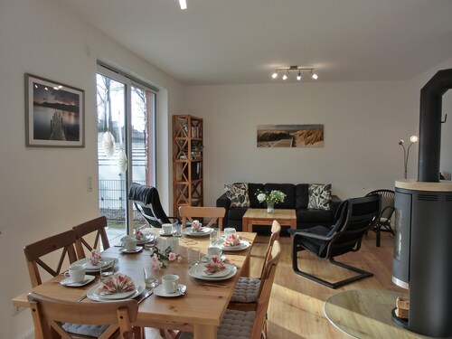 Vacation home with 4 bedrooms, 2 parking spaces for 6 pers.