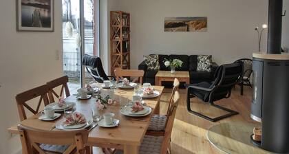 Vacation home with 4 bedrooms, 2 parking spaces for 6 pers.