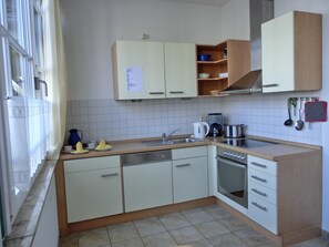 Fridge, oven, stovetop, dishwasher - 2-zi-fewo für 2 Pers. mit Wlan, Haustiere Erlaubt (Graal-Müritz)