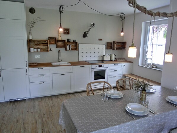 Kühlschrank, Ofen, Herdplatte, Geschirrspüler