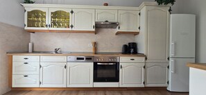 Fridge, oven, stovetop, dishwasher - 3-zi.-fewo. für 4 Pers. Inklusive Bettwäsche und Handtücher (Graal-Müritz)