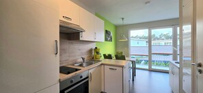 Kühlschrank, Ofen, Herdplatte, Geschirrspüler