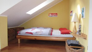 1 Schlafzimmer, Bügeleisen/Bügelbrett
