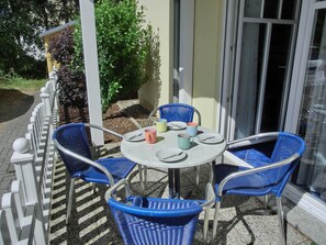 Outdoor dining - 2-room apartment on the ground floor for 4 pers. WLAN (Graal-Müritz)