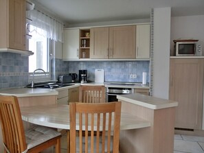 Fridge, microwave, oven, stovetop - 2-room apartment close to the beach for 3 people on the 1st floor (Graal-Müritz)