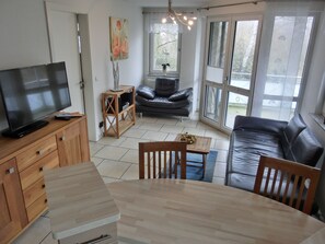 Fernseher, Stereoanlage