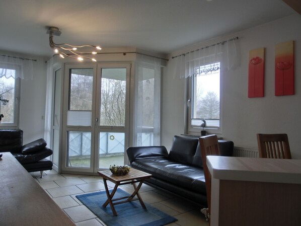 Fernseher, Stereoanlage