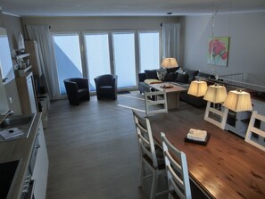 TV, stereo - 3-zimmer-fewo mit 2 SZ für 4 Pers.wlan (Graal-Müritz)