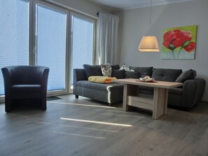 Fernseher, Stereoanlage