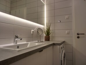 Shower - 3- Zi.-fewo mit 2 Schlafzimmern auf 2 Etagen für 4 Pers. mit Wlan (Graal-Müritz)