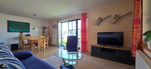 Fernseher, Stereoanlage