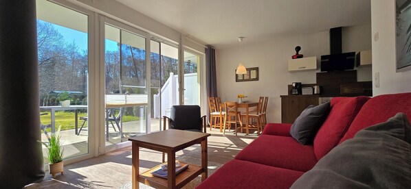 TV, stereo - 2-zimmer-ferienwohnung für 3 Pers. mit 2 Fahrrädern (Graal-Müritz)