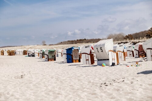 Beachfront 3-room apartment for 5 people with WiFi and wallbox