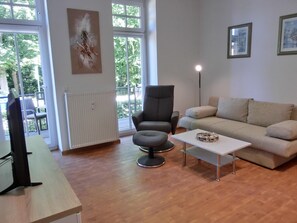 Fernseher, Stereoanlage