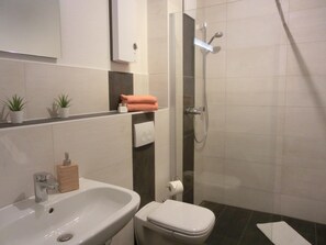Shower - 2-zimmer-fewo für 3 Pers. im OG und 2 Fahrräder Inklusive (Graal-Müritz)