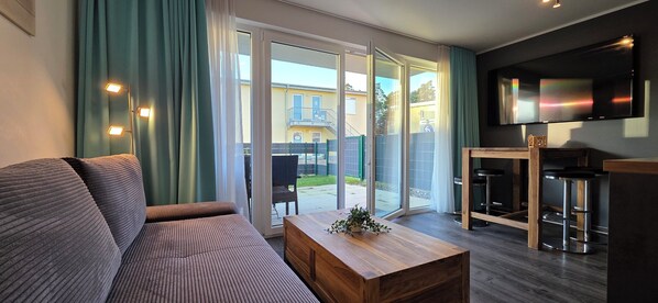 Fernseher, Stereoanlage