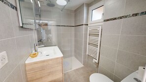 Shower - Maison de pêcheur proche du Port (Saint-Gilles-Croix-de-Vie)