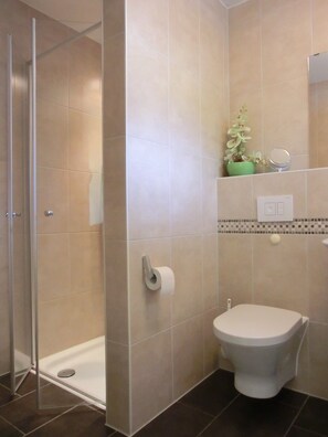 Shower, hair dryer - 2-zi-fewo für 3 Pers. Wlan, Strandnah (Graal-Müritz)
