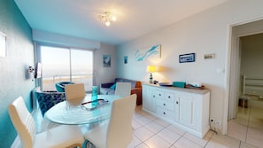 Dining - Le Concorde, appartement face mer (Saint-Gilles-Croix-de-Vie)