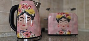 Kaffee und/oder Kaffeemaschine