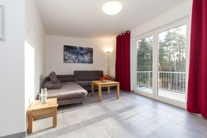 TV, stereo - 3-room maisonette for 4 people with WLAN (Graal-Müritz)