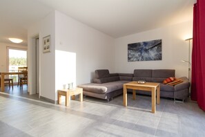 Fernseher, Stereoanlage