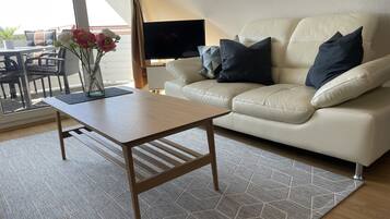 Fernseher, DVD-Player, Stereoanlage