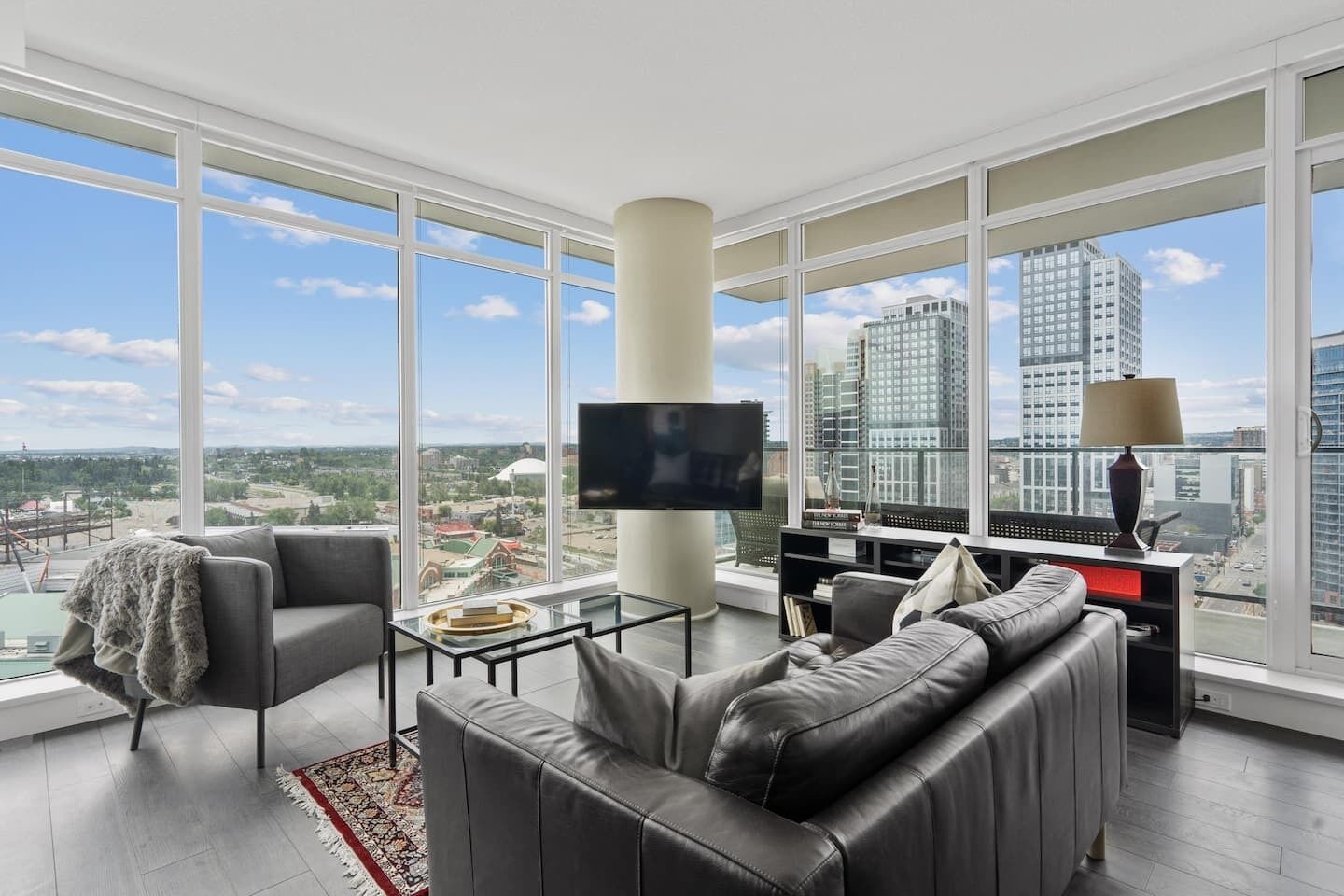 Smart TV, offices, computer monitors