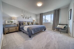 6 bedrooms, desk, iron/ironing board, free WiFi