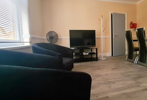 TV, video games - Entire Home/Flat In London (Great Links To Central) (London)