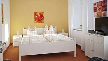 2 Schlafzimmer, Zimmersafe, Bügeleisen/Bügelbrett, Reisekinderbett