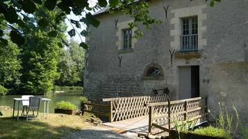 Enceinte de lâhĂ©bergement