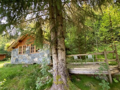 Stone cabin, sleeps 2-4, with traditional grass roof. Self catering.