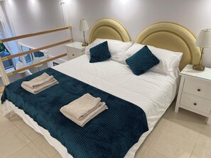 1 bedroom, in-room safe, iron/ironing board, WiFi - Beach front Apt next to Puerto Banus harbor (Marbella)