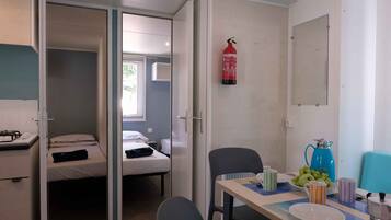 3 makuuhuonetta, vauvan matkasänky, Wi-Fi