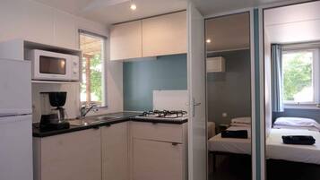 Kühlschrank, Herdplatte, Hochstuhl