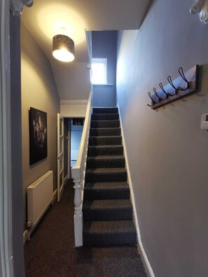 Interior - The Avenue - Family Home By Swansea Beach (Swansea)