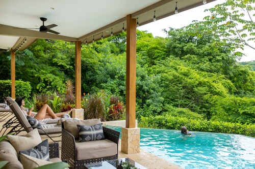 Luxury Hermosa Villa with amazing ocean views