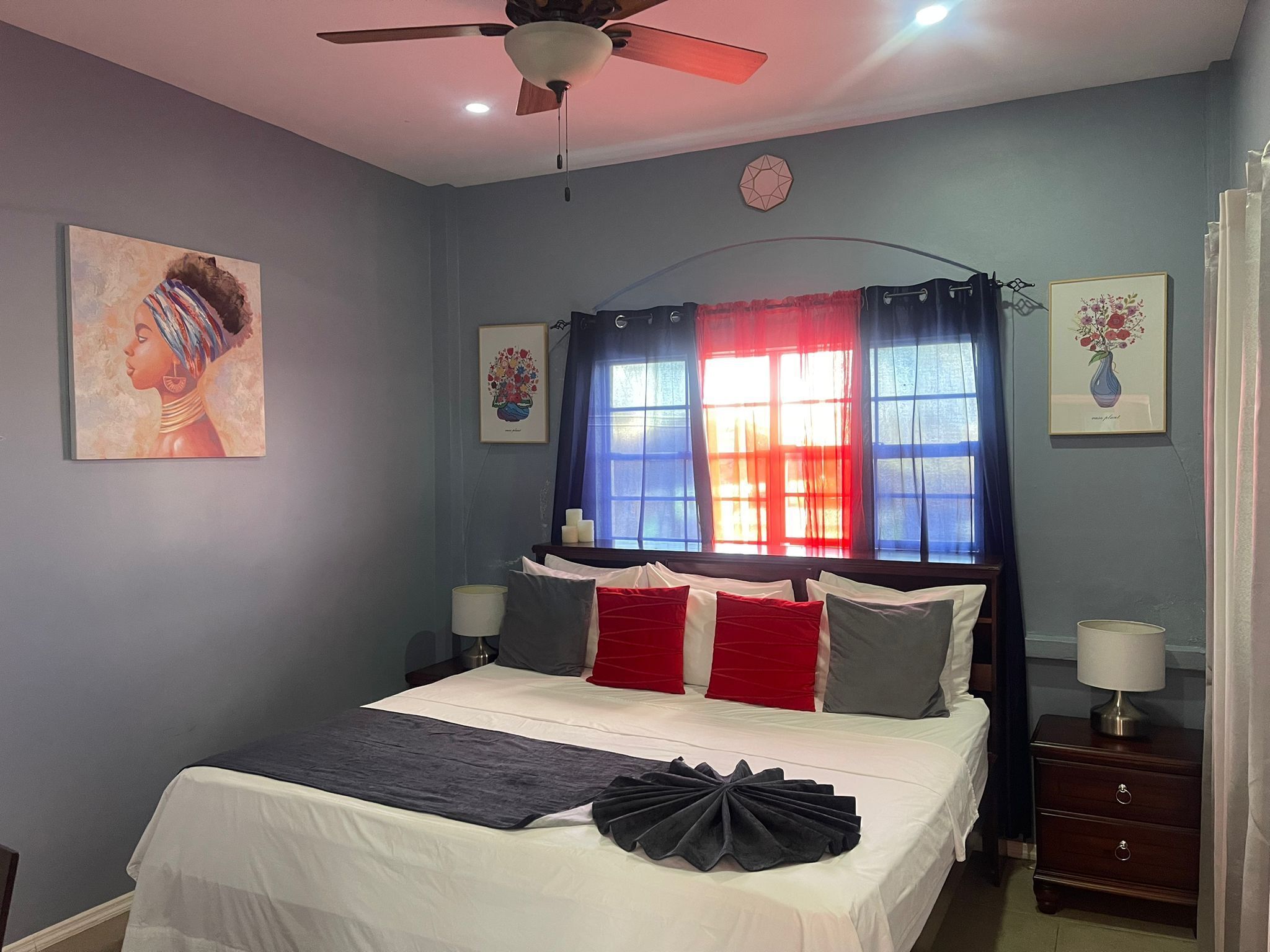 Deluxe Single Room | Blackout drapes, iron/ironing board, free WiFi