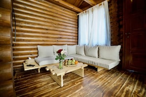 Télévision LCD de 32 pouces avec chaßnes par satellite, télévision