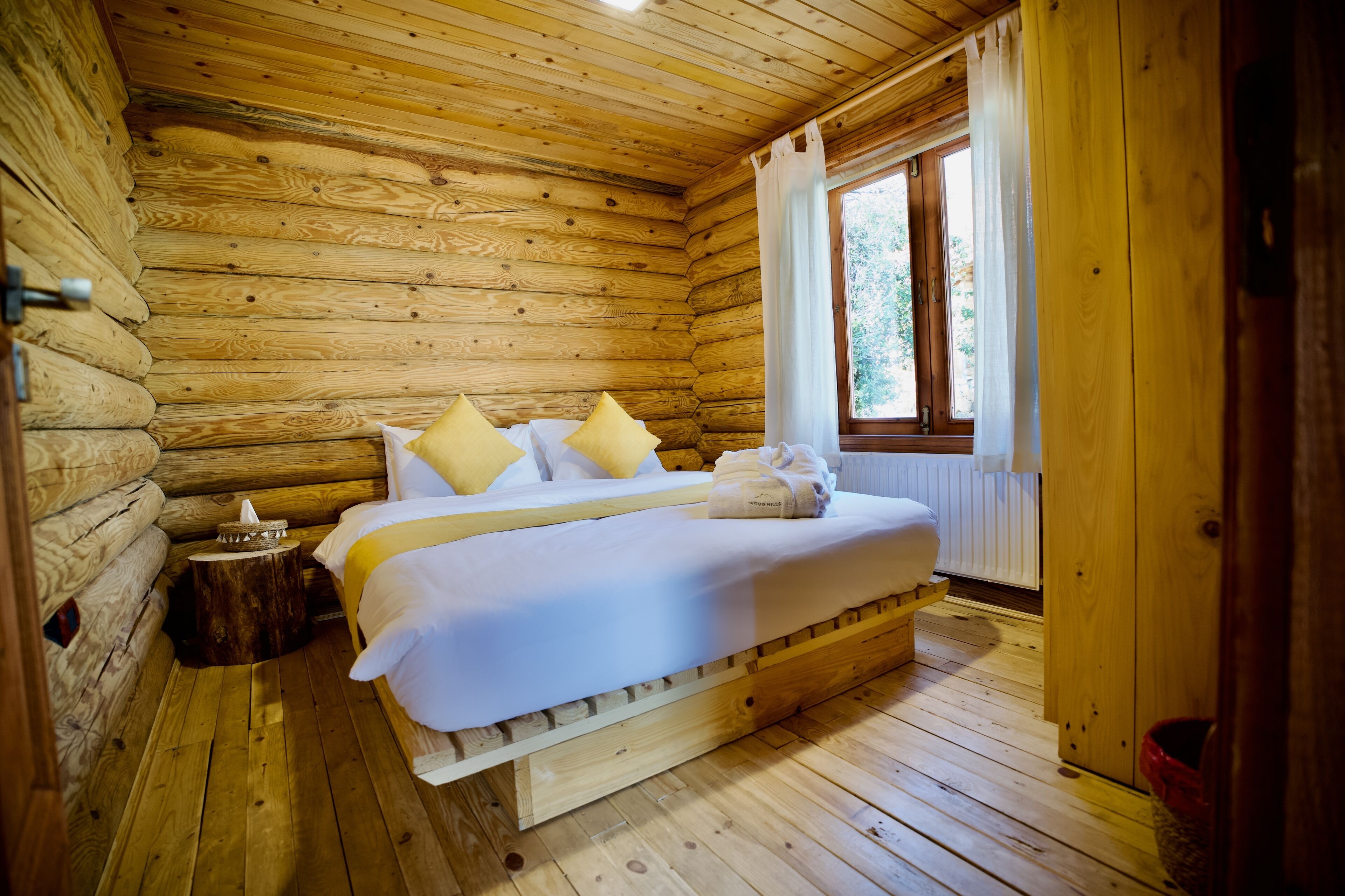 Royal Bungalow Pool View | Yksilöllisesti kalustettu, silitysrauta/-lauta, vuodevaatteet