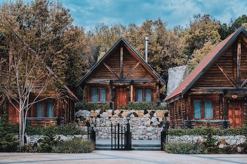 Wood Hills Hotel & Resort