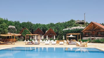 Sæsonbestemt udendørs pool