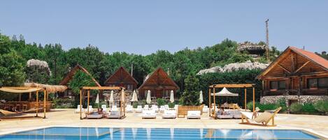 Außenpool (je nach Saison geöffnet)